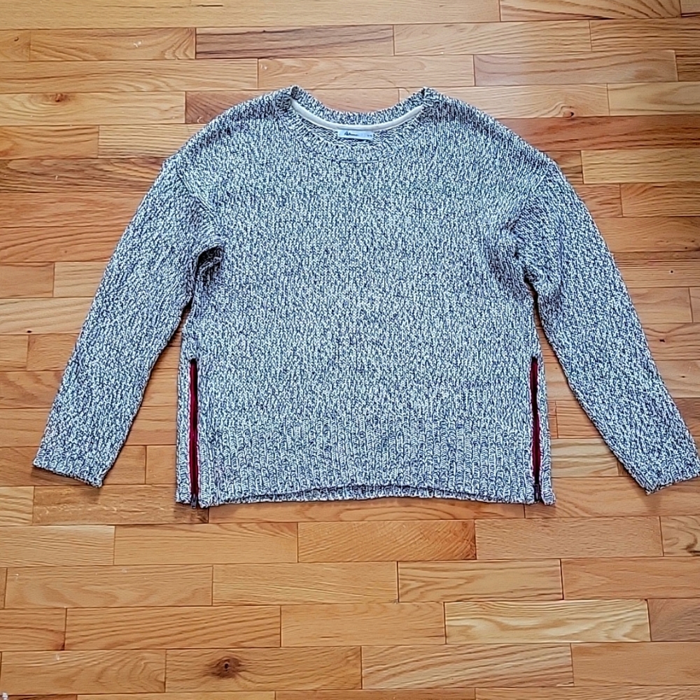 Reitmans sweater with side zippers